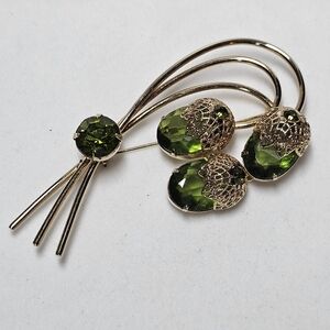 Sarah Coventey Peridot and Gold Thistle Brooch